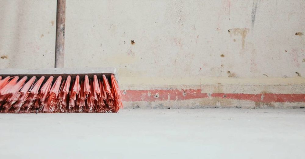 outdoor-broom