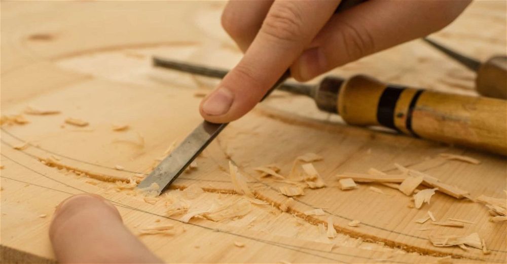 wood-chisel