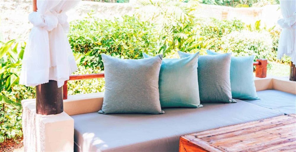 best-waterproof-outdoor-scatter-cushions