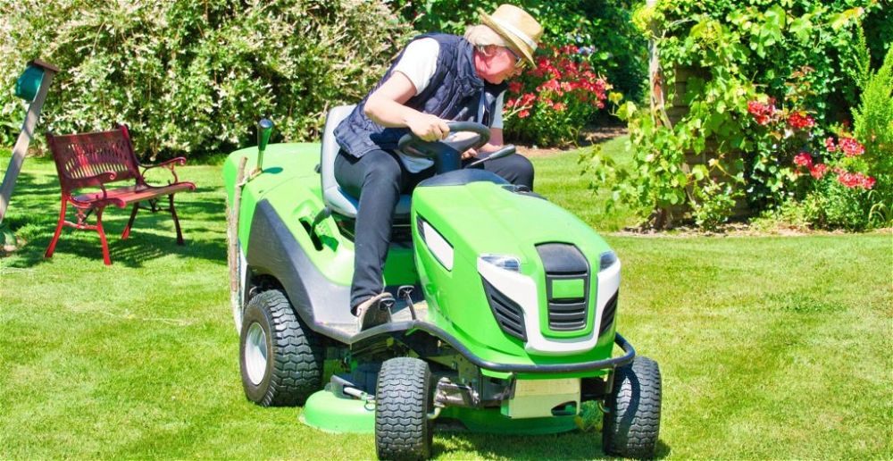 best-ride-on-lawn-mower-lifter