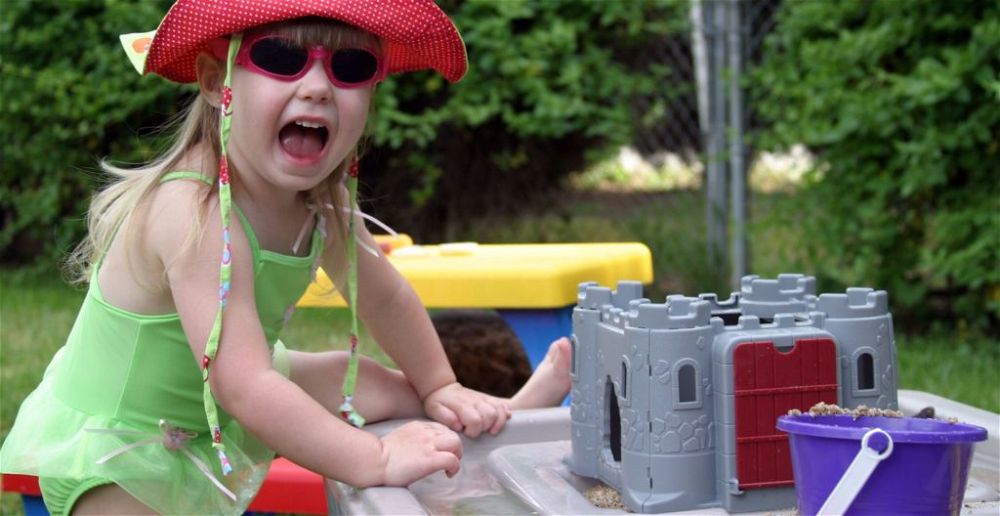 best-sand-and-water-table-for-kids
