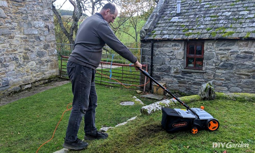How-to-Use-a-Lawn-Scarifier