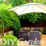 best-cantilever-parasol-uk-garden